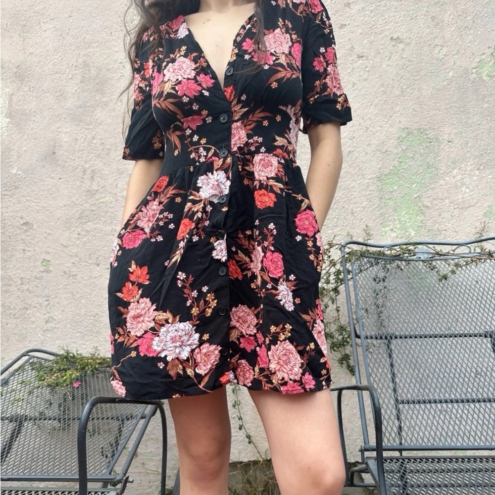 Floral Black and Pink Button-Up Dress with waist pockets